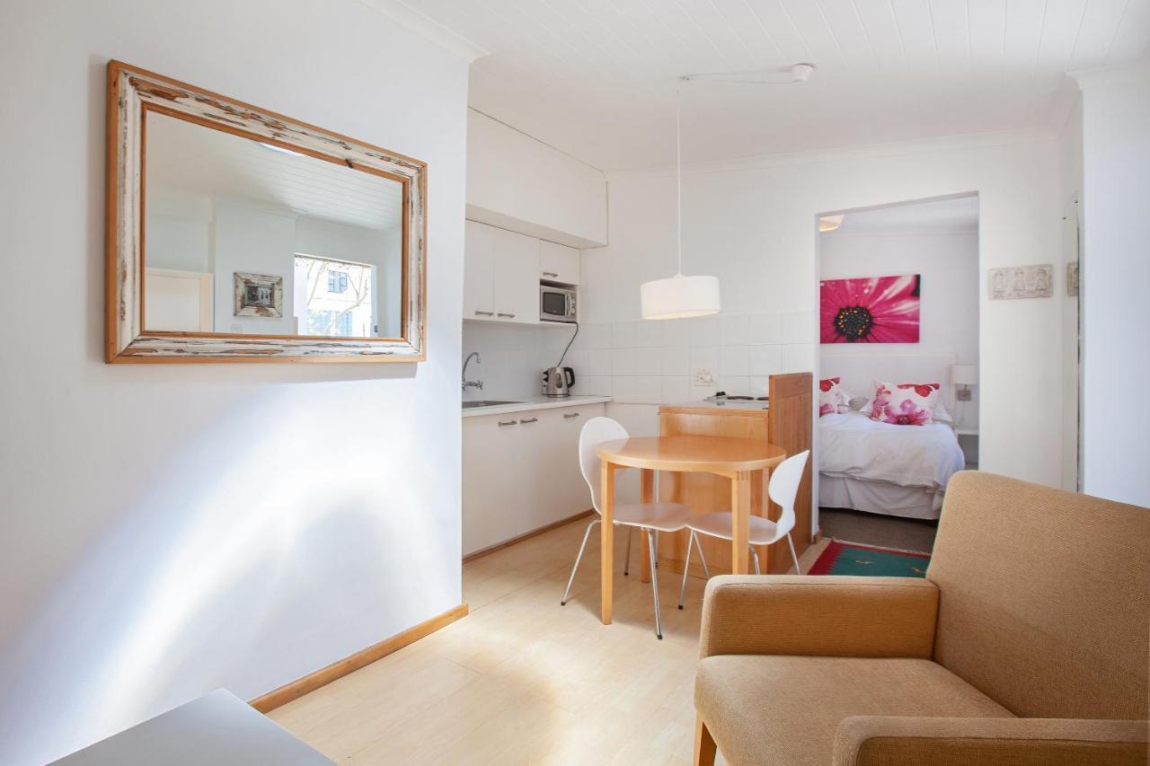 Barry Hall Apartments Кейптаун Екстериор снимка